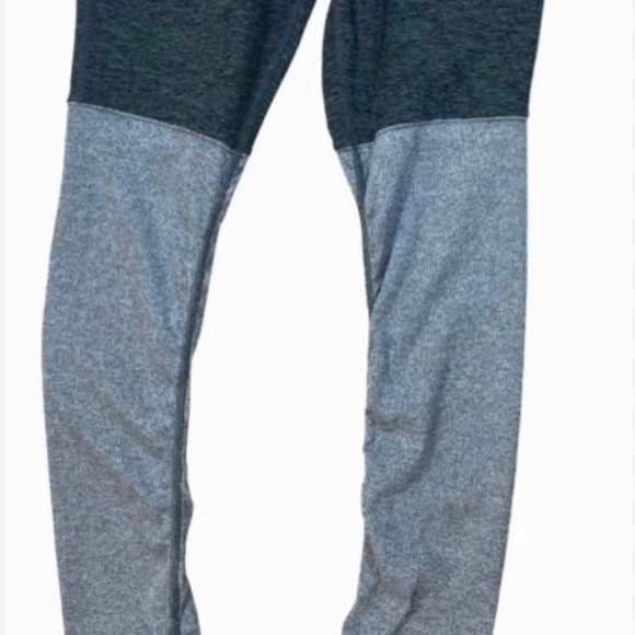 Alo Yoga Gray High Waisted Goddess Ribbed Knit Leggings Size M Ruched Dance - Picture 6 of 6